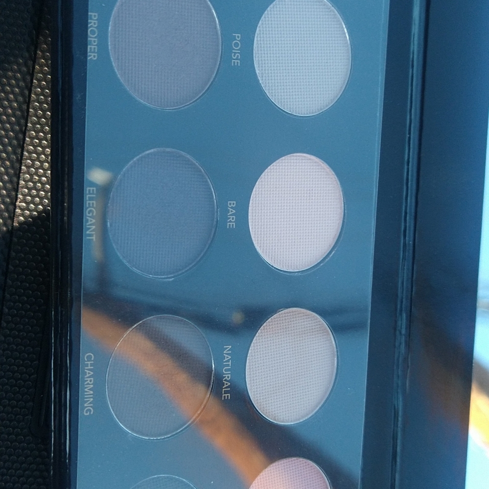 ISH NUDE PALLET